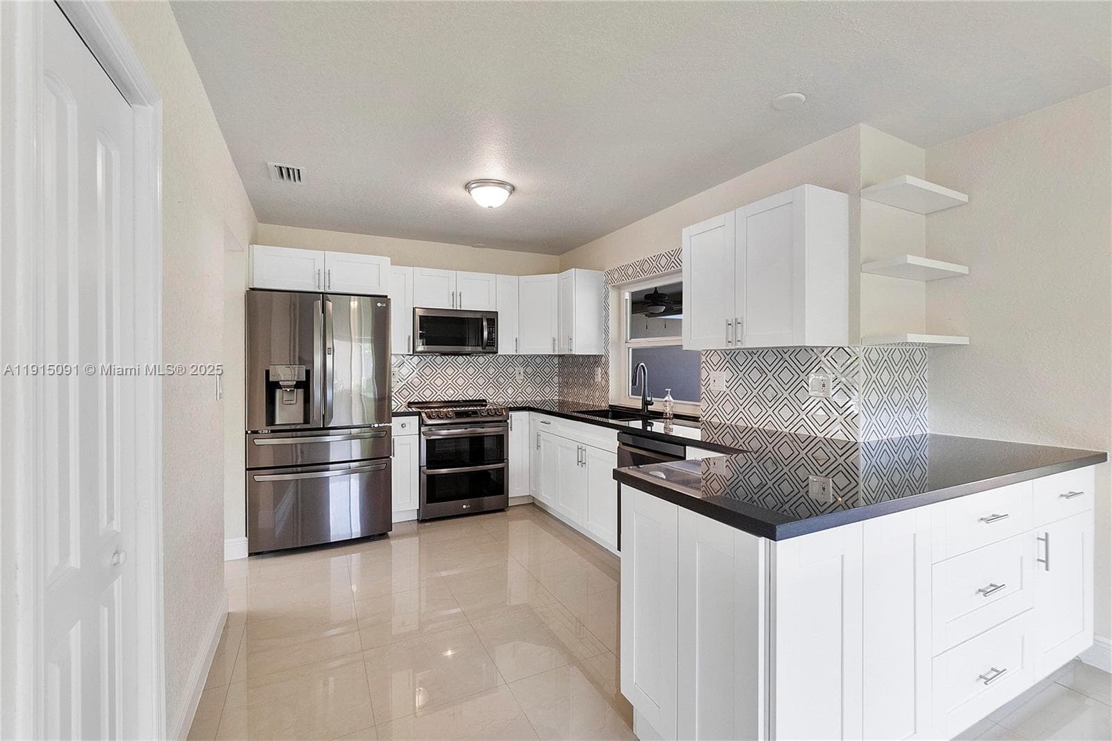 3880 Coral Hills Dr, Coral Springs, FL 33065 — zdjęcie 3