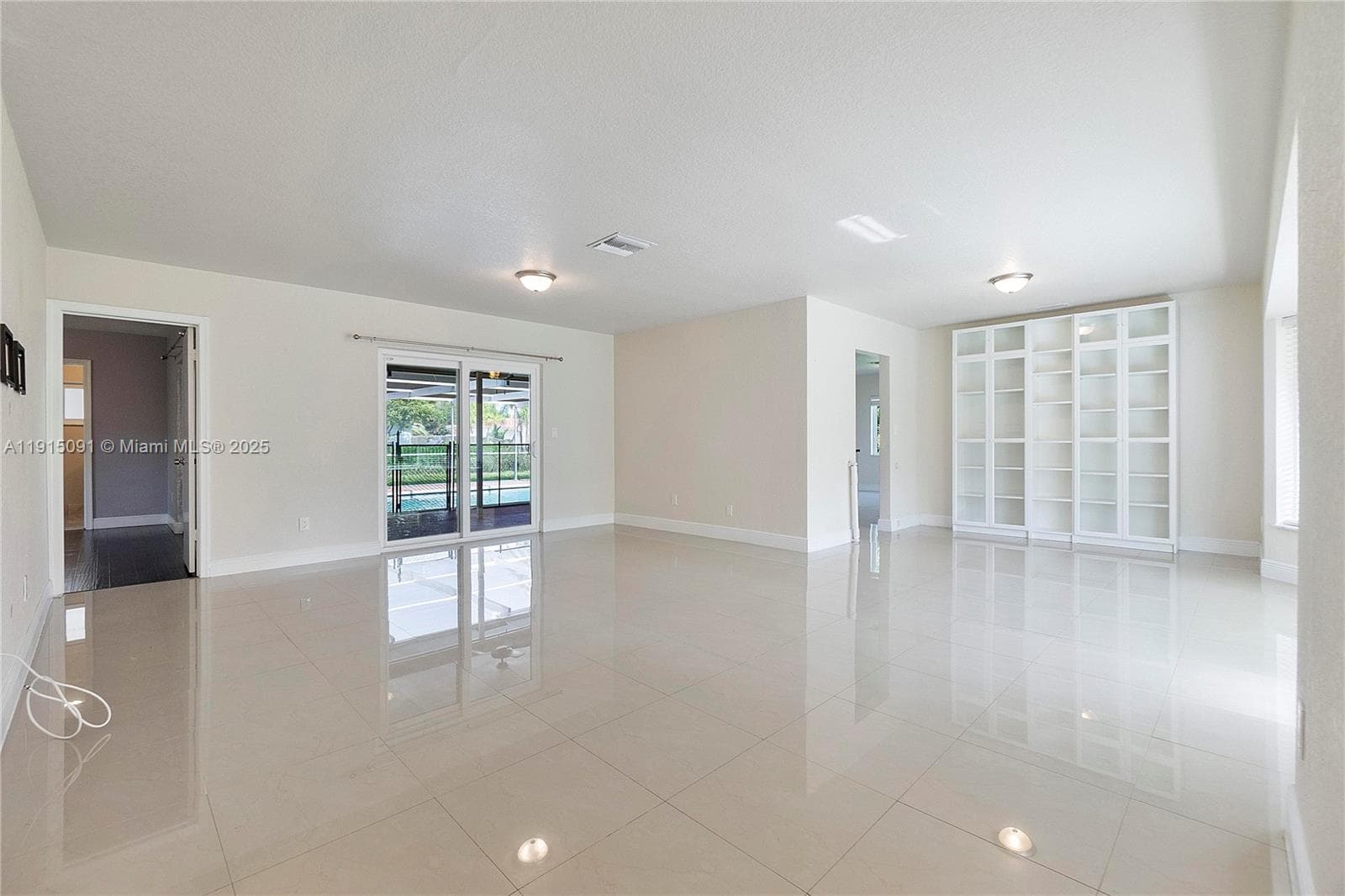 3880 Coral Hills Dr, Coral Springs, FL 33065 — zdjęcie 4