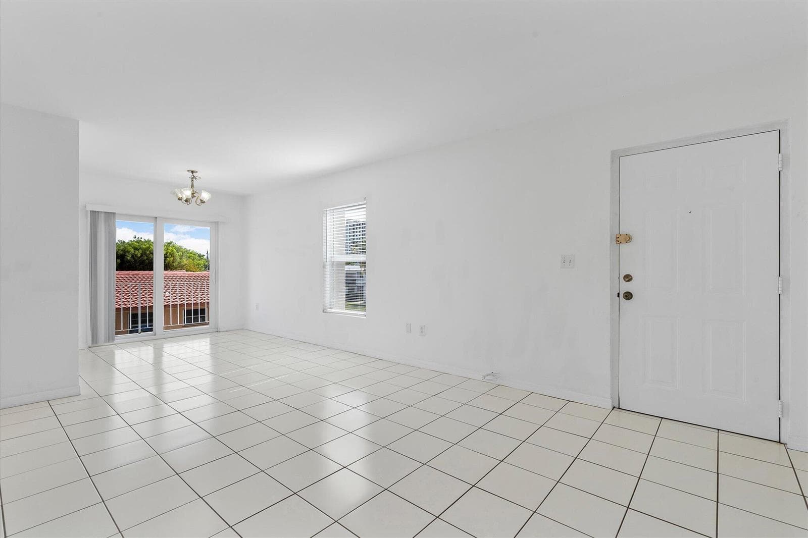 2138 SW 6th Street # 301, Miami, FL 33135 — zdjęcie 4