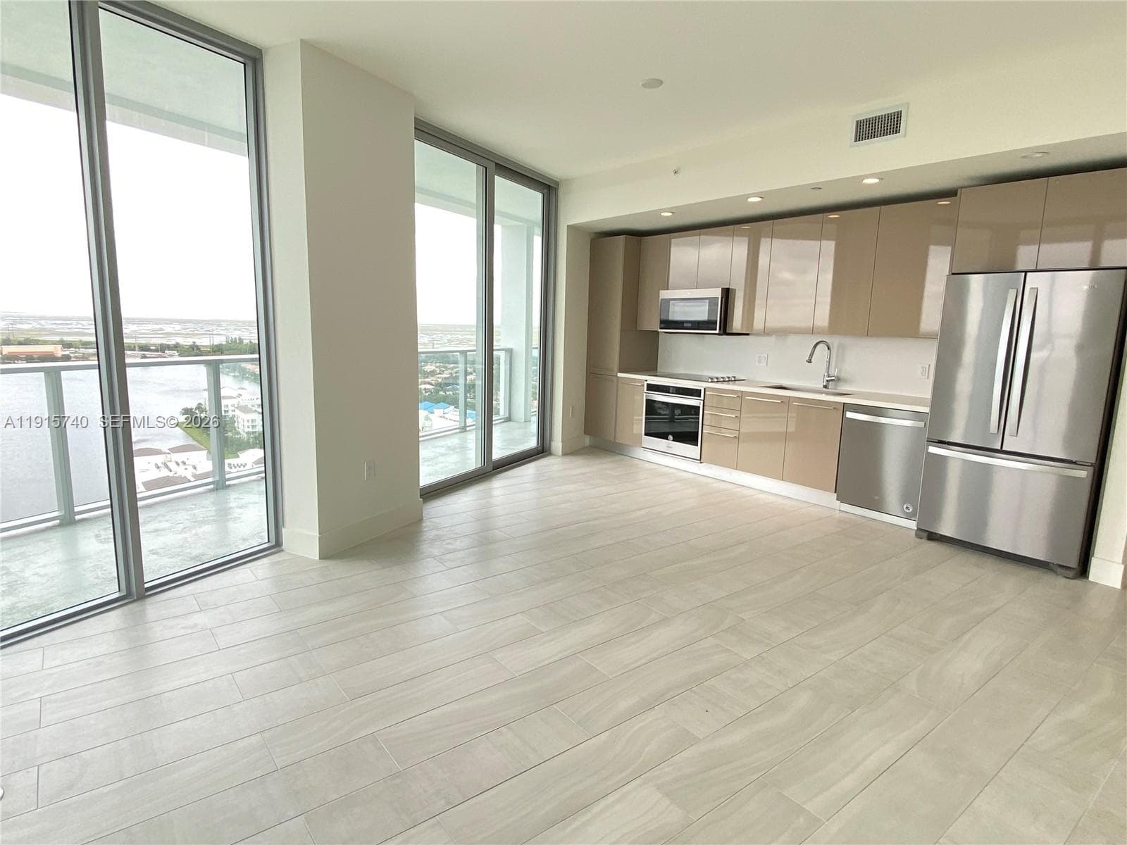 2000 Metropica Way # 2104, Sunrise, FL 33323 — zdjęcie 2