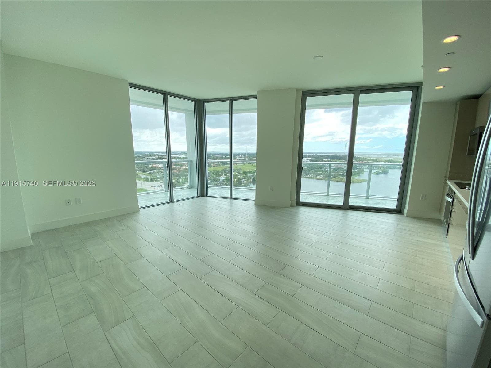 2000 Metropica Way # 2104, Sunrise, FL 33323 — zdjęcie 3