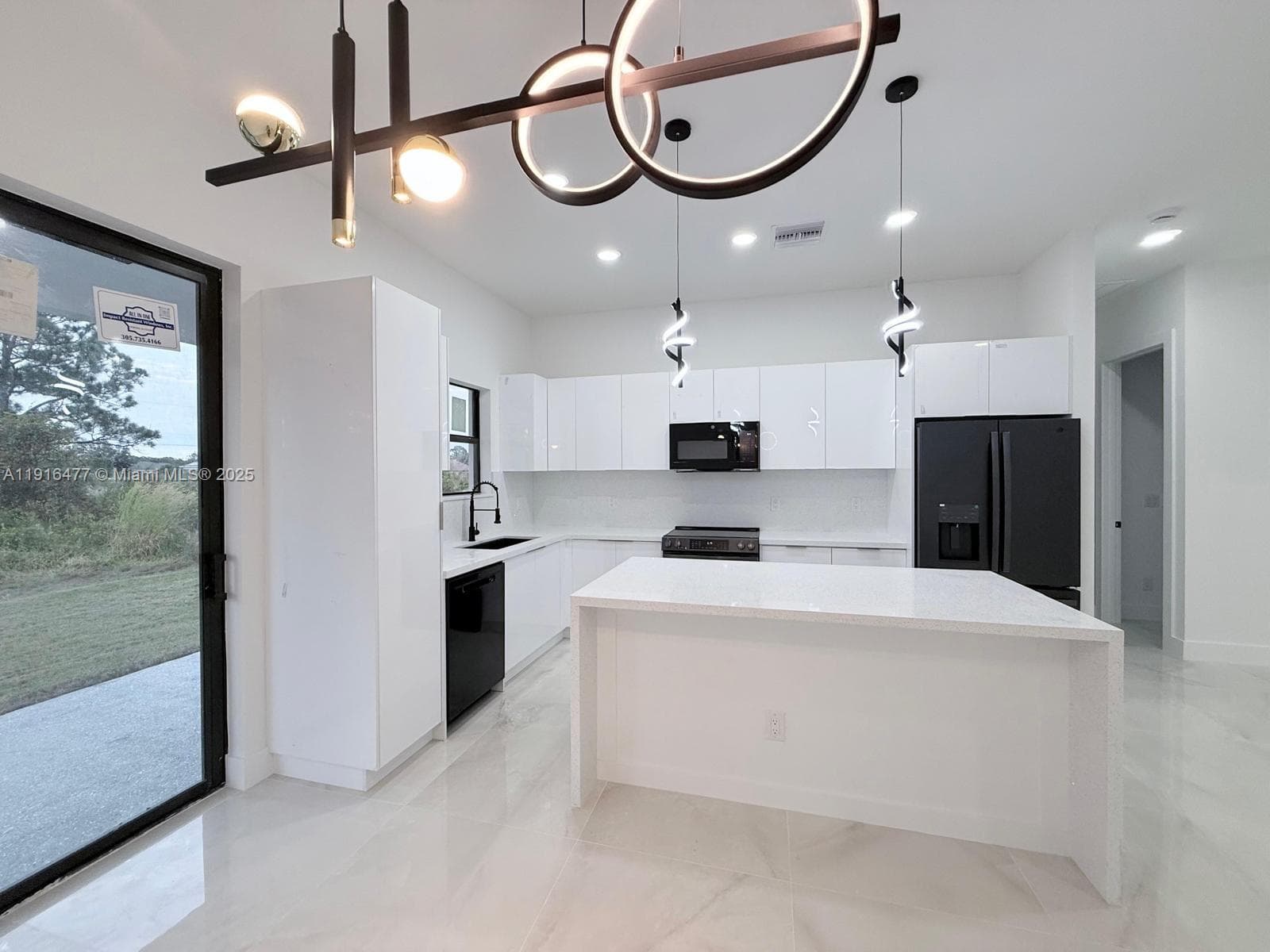 2614 45 Street W, Lehigh Acres, FL 33971 — zdjęcie 2