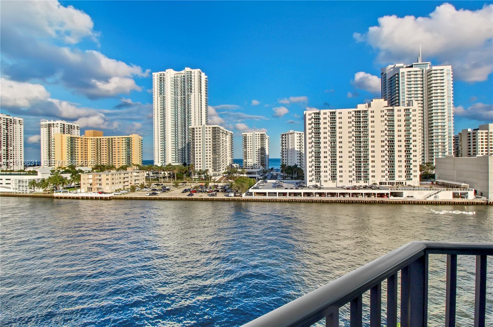 800 Parkview Dr # 821, Hallandale Beach, FL 33009 — zdjęcie 2