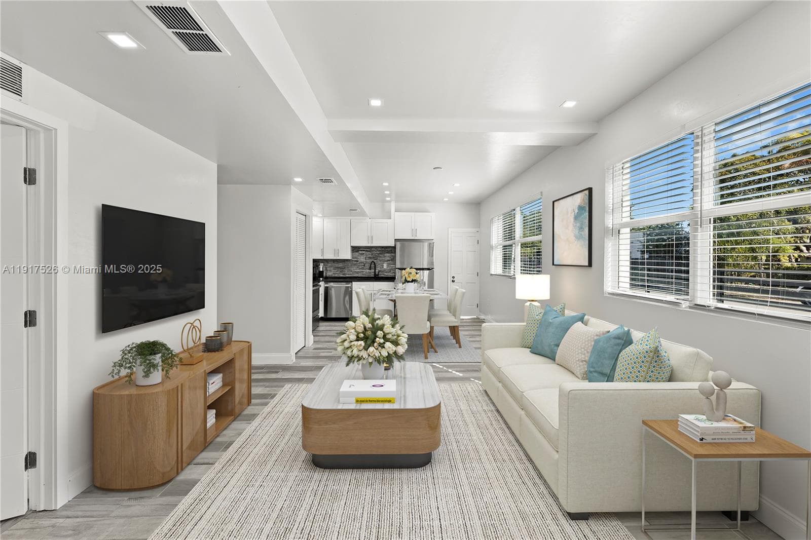 305 NW 58th St, Miami, FL 33127 — zdjęcie 2