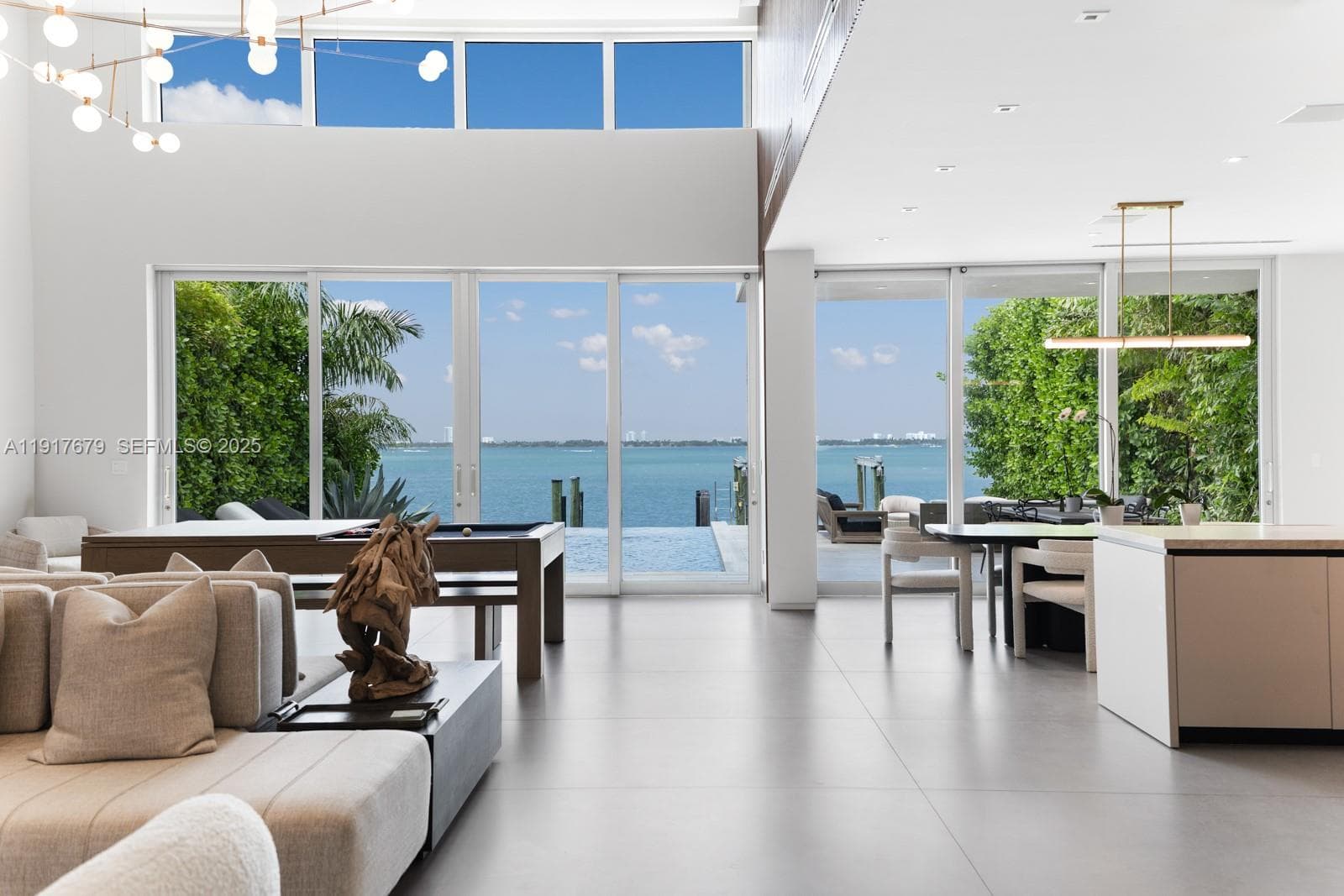 1379 N Venetian Way, Miami, FL 33139 — zdjęcie 3