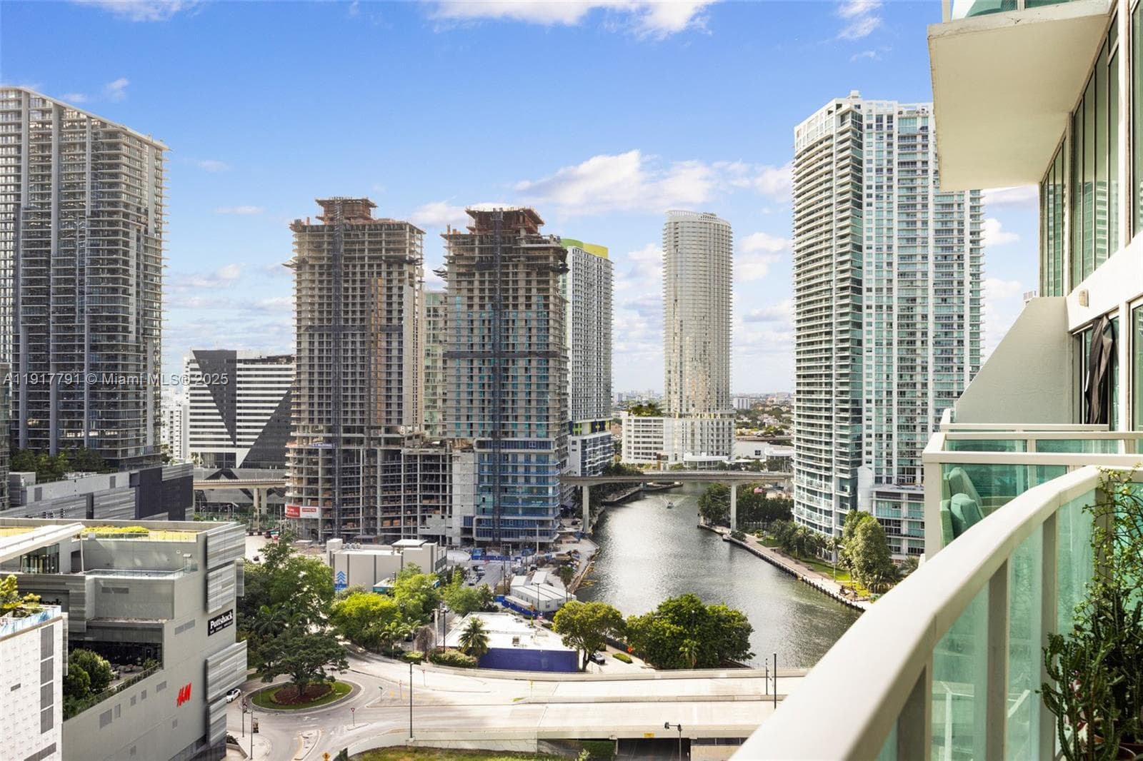 41 SE 5th St # 1210, Miami, FL 33131