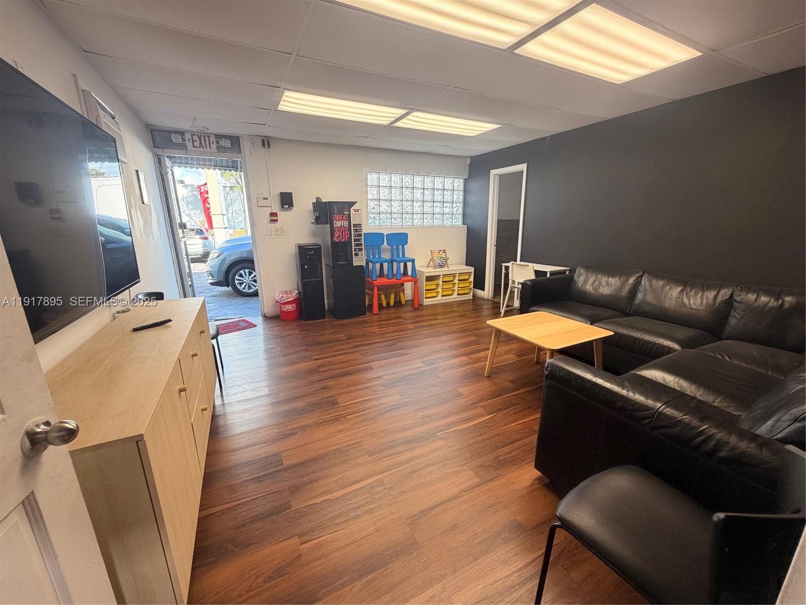 7298 NW 54th St, Miami, FL 33166 — zdjęcie 4