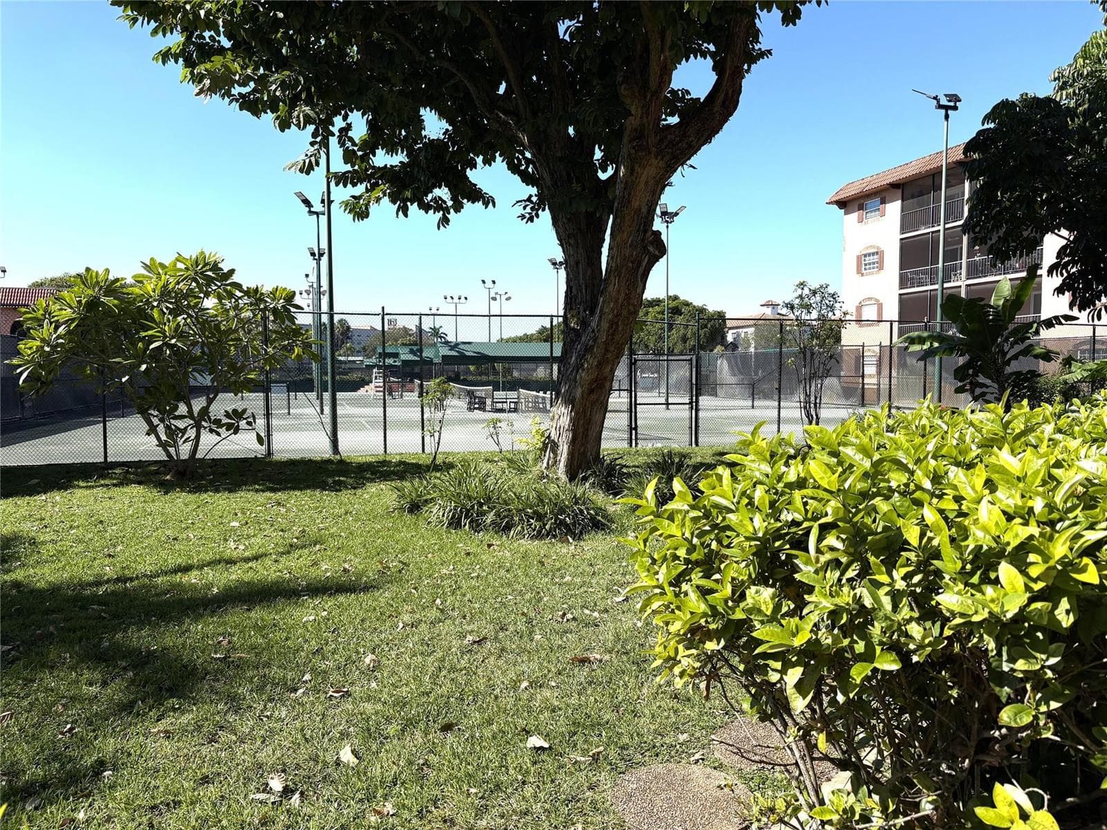 620 Tennis Club Drive # 105, Fort Lauderdale, FL 33311 — zdjęcie 2