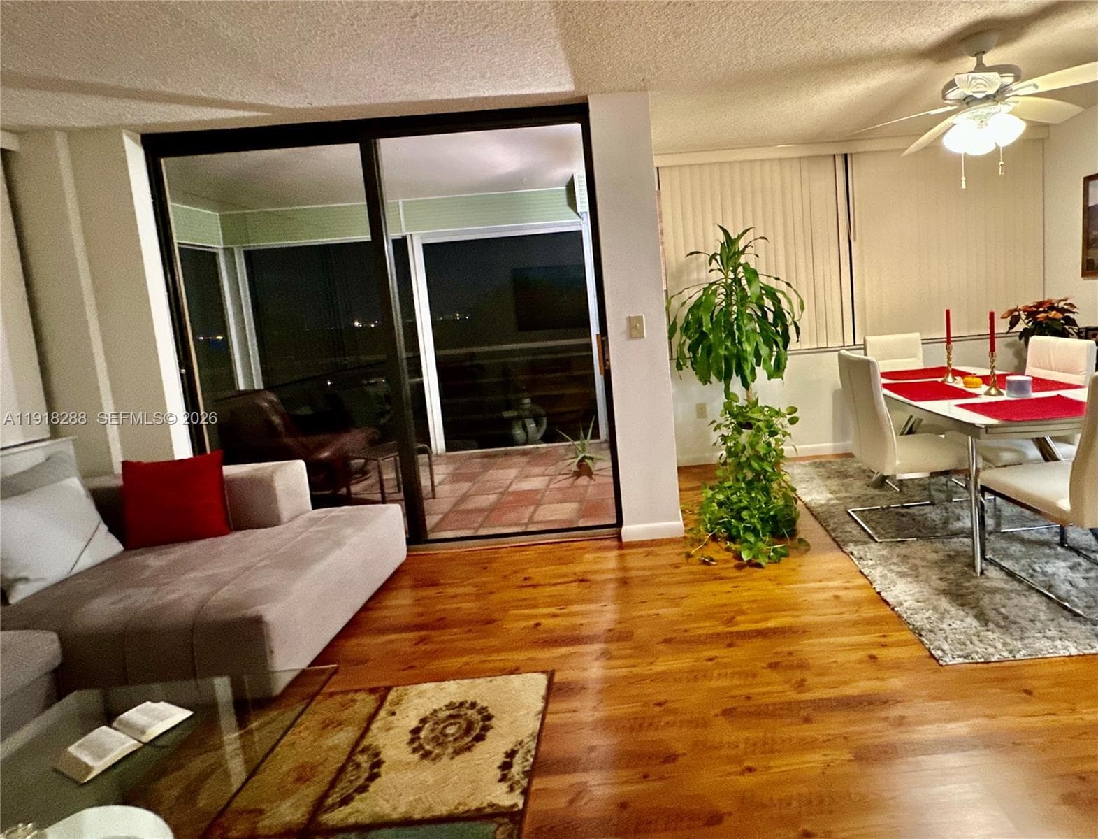 1400 Saint Charles Pl # 612, Pembroke Pines, FL 33026 — zdjęcie 2