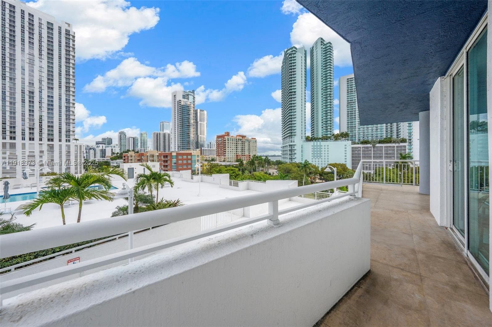 275 NE 18th St # 708, Miami, FL 33132 — zdjęcie 2