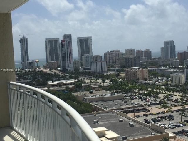 1745 E Hallandale Beach Blvd # 1807W, Hallandale Beach, FL 33009 — zdjęcie 2
