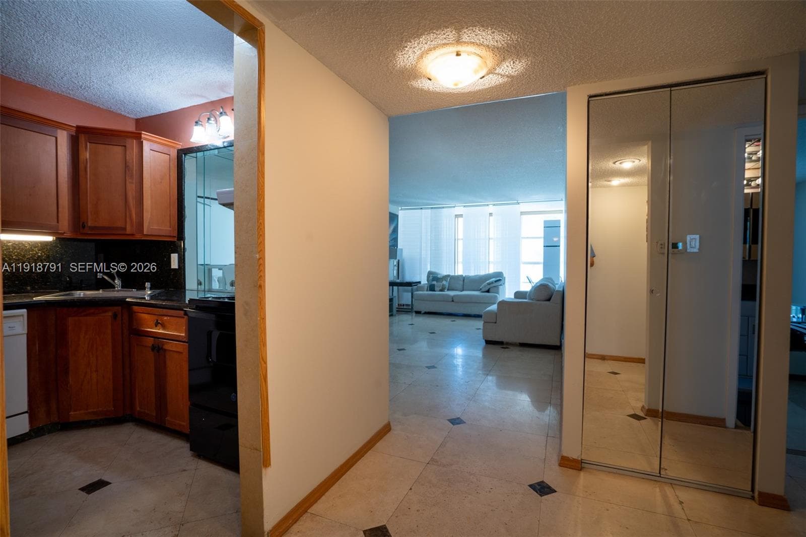 701 Three Islands Blvd # 506, Hallandale Beach, FL 33009 — zdjęcie 4