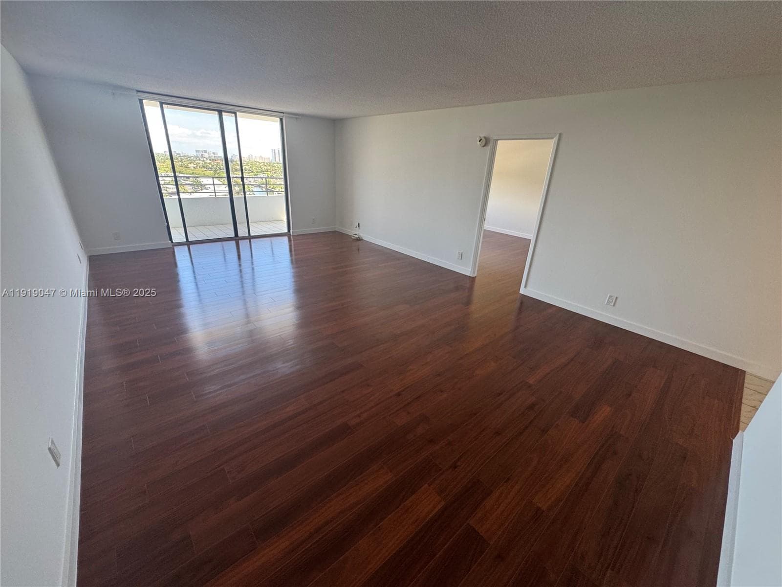 2500 Parkview Dr # 1109, Hallandale Beach, FL 33009 — zdjęcie 3