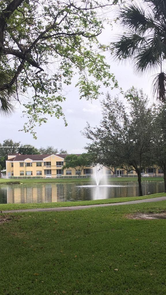 8592 W Sunrise Blvd # 111, Plantation, FL 33322