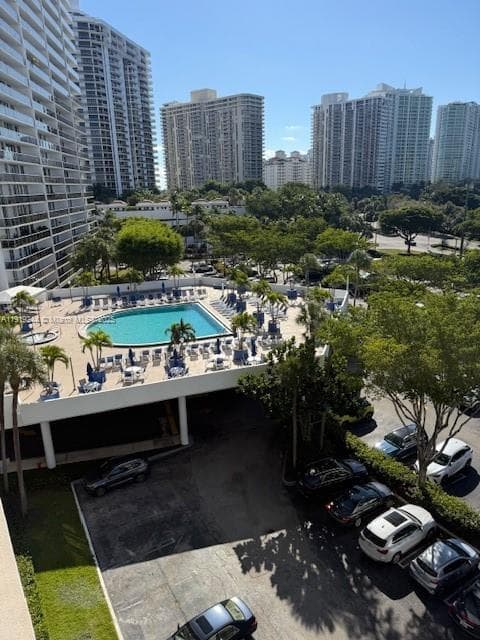 3701 N Country Club Dr # 706, Aventura, FL 33180
