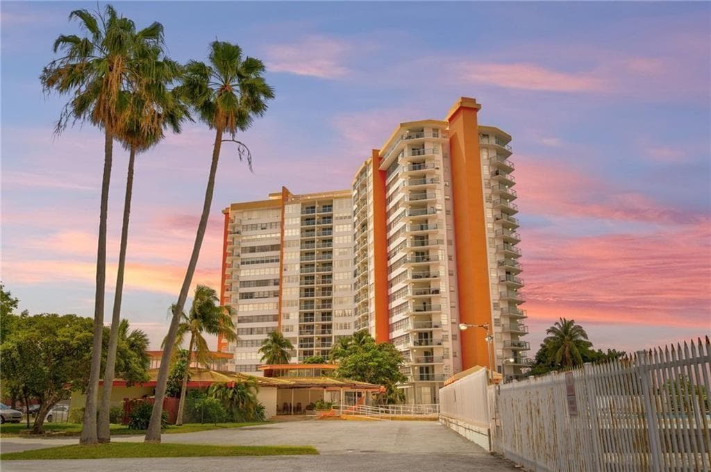 1301 NE Miami Gardens Drive # 1721w, Miami, FL 33179 — zdjęcie 3