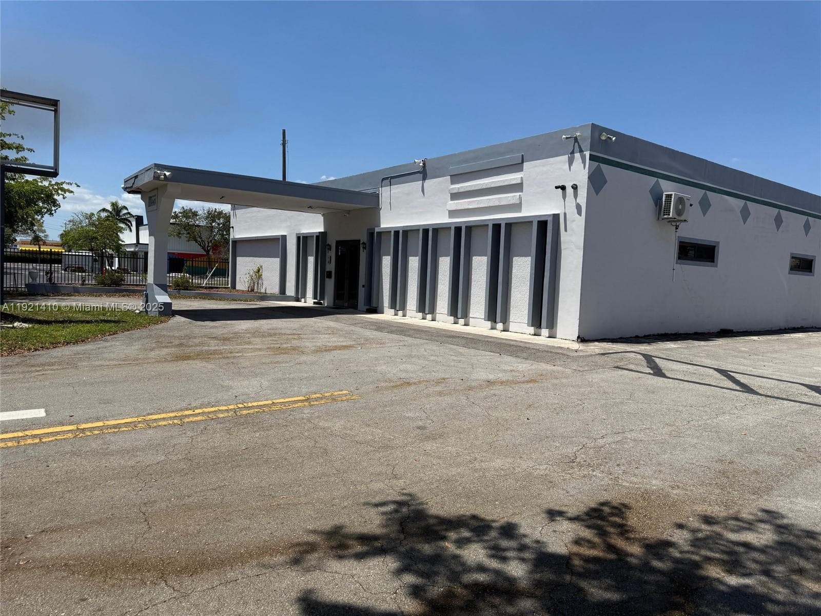 4481 NW 167th St, Miami Gardens, FL 33055 — zdjęcie 2
