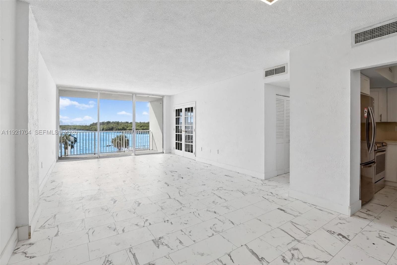 300 Bayview Dr # 308, Sunny Isles Beach, FL 33160 — zdjęcie 5
