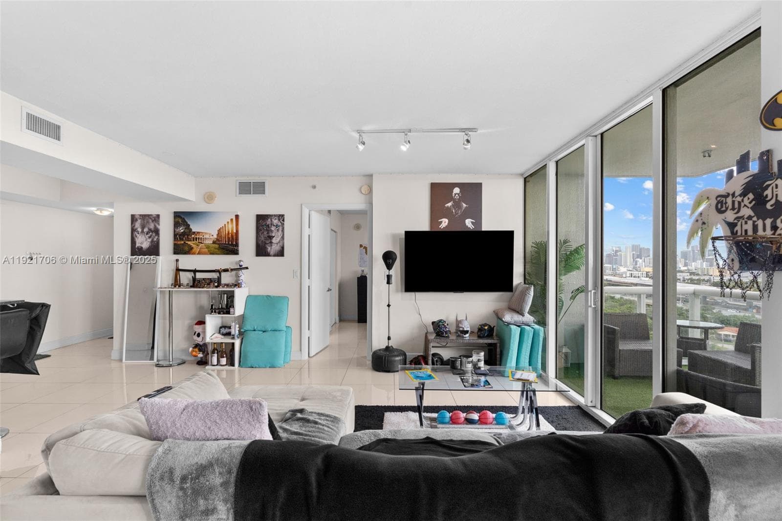 1871 NW S River Dr # 1402, Miami, FL 33125 — zdjęcie 4