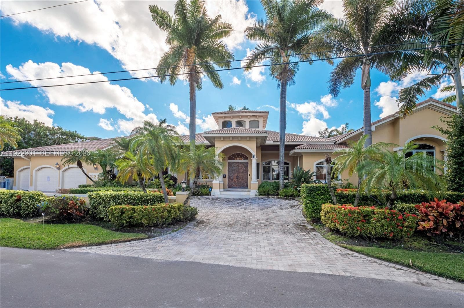 3220 NE 165th St, North Miami Beach, FL 33160 — zdjęcie 2
