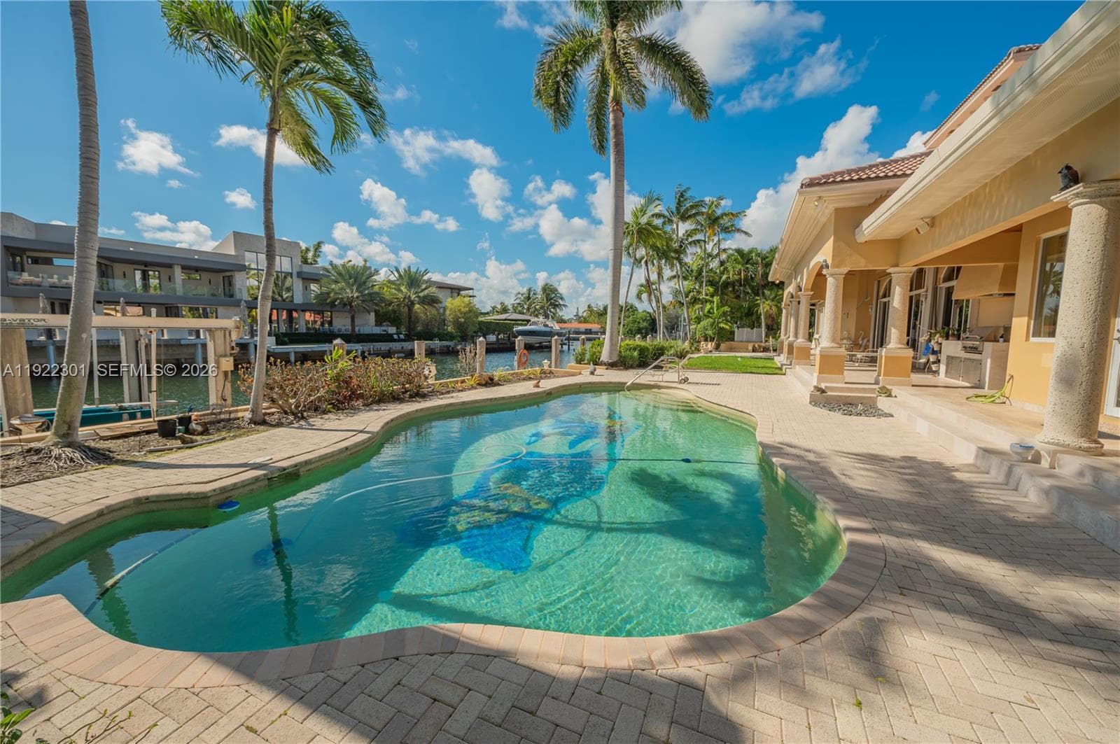 3220 NE 165th St, North Miami Beach, FL 33160 — zdjęcie 3