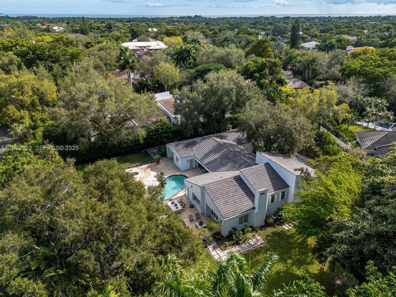 7000 Robles St, Coral Gables, FL 33143 — zdjęcie 3