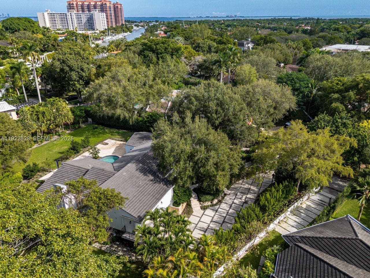 7000 Robles St, Coral Gables, FL 33143 — zdjęcie 4
