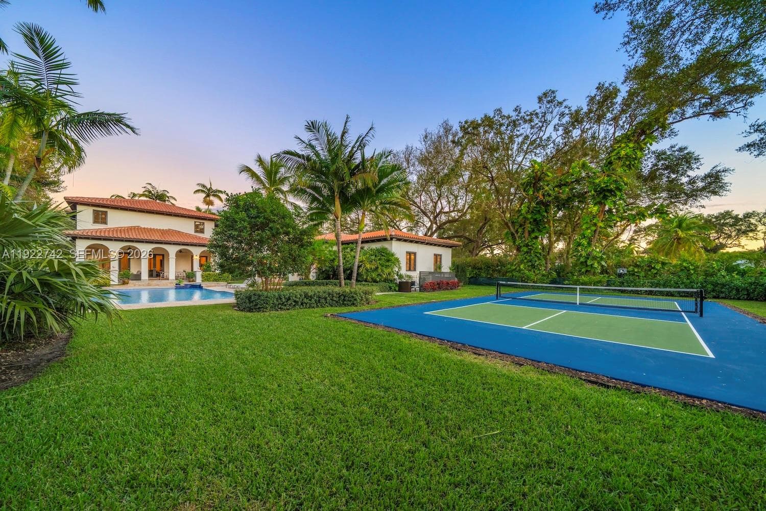 8800 SW 57 Ave, Pinecrest, FL 33156 — zdjęcie 2