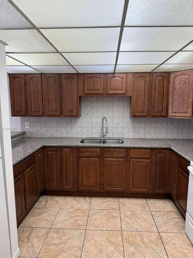 7000 NW 186th St # 4-226, Hialeah, FL 33015 — zdjęcie 3