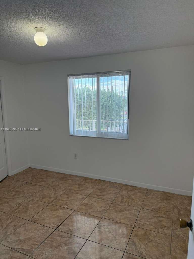 7000 NW 186th St # 4-226, Hialeah, FL 33015 — zdjęcie 5
