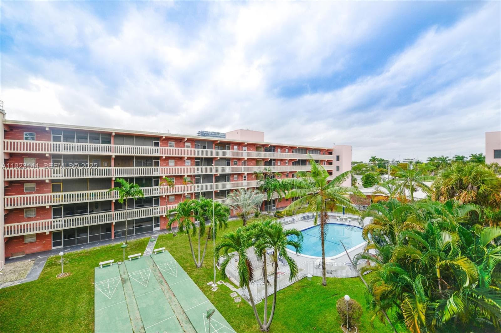 200 NE 12th Ave # 6D, Hallandale Beach, FL 33009 — zdjęcie 2