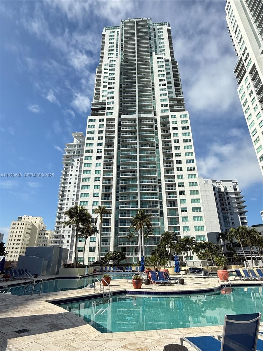 253 NE 2nd St # 908, Miami, FL 33132