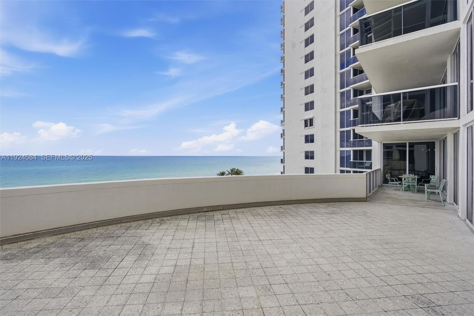 19111 Collins Ave # 505, Sunny Isles Beach, FL 33160 — zdjęcie 2
