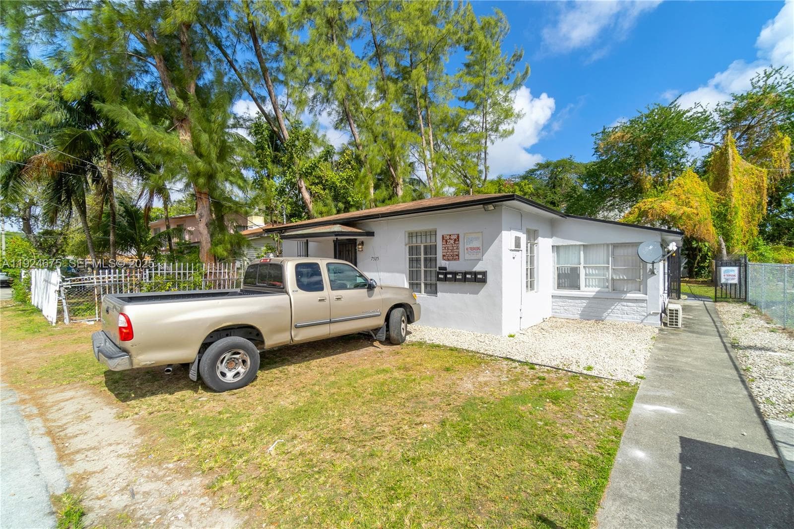7525 NE Miami Ct, Miami, FL 33138 — zdjęcie 3