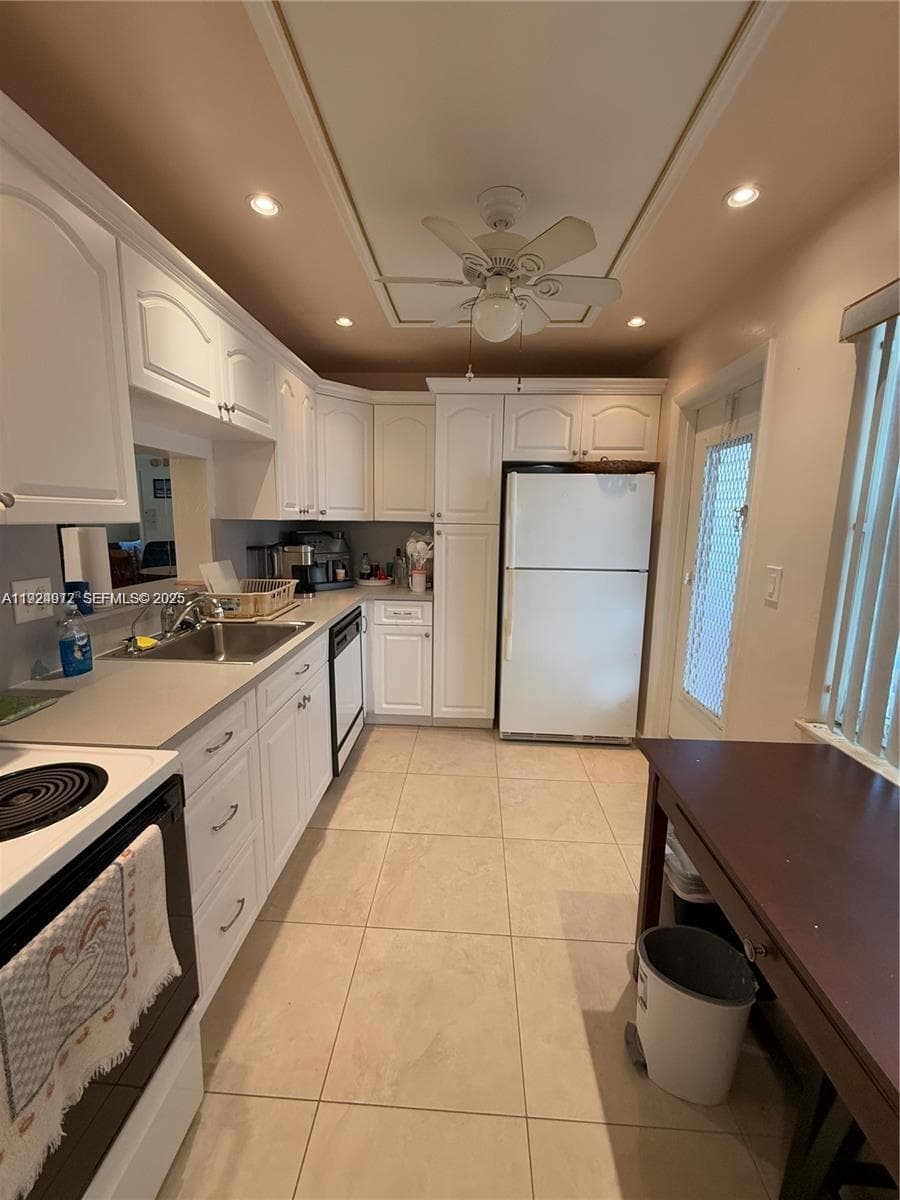 4270 NW 40th St # 202, Lauderdale Lakes, FL 33319 — zdjęcie 2