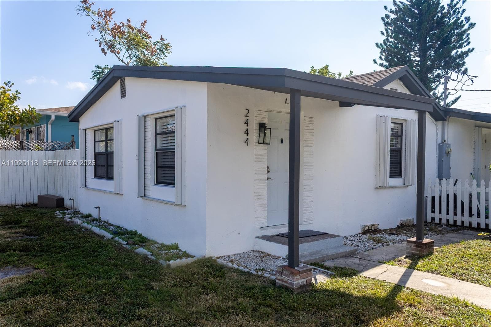 2444 Roosevelt St, Hollywood, FL 33020 — zdjęcie 2
