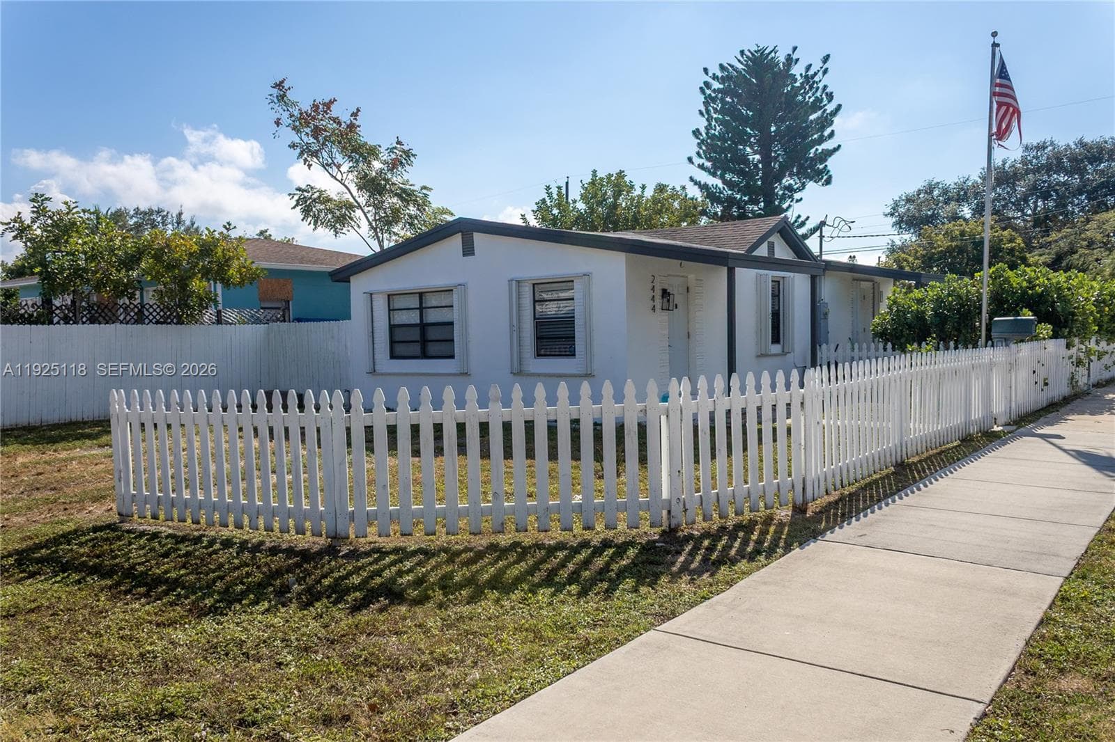 2444 Roosevelt St, Hollywood, FL 33020 — zdjęcie 3