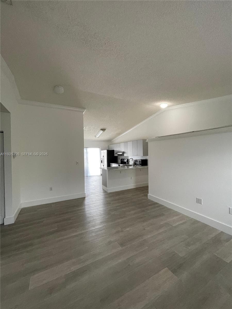 3375 W 76th St # 211, Hialeah, FL 33018 — zdjęcie 2