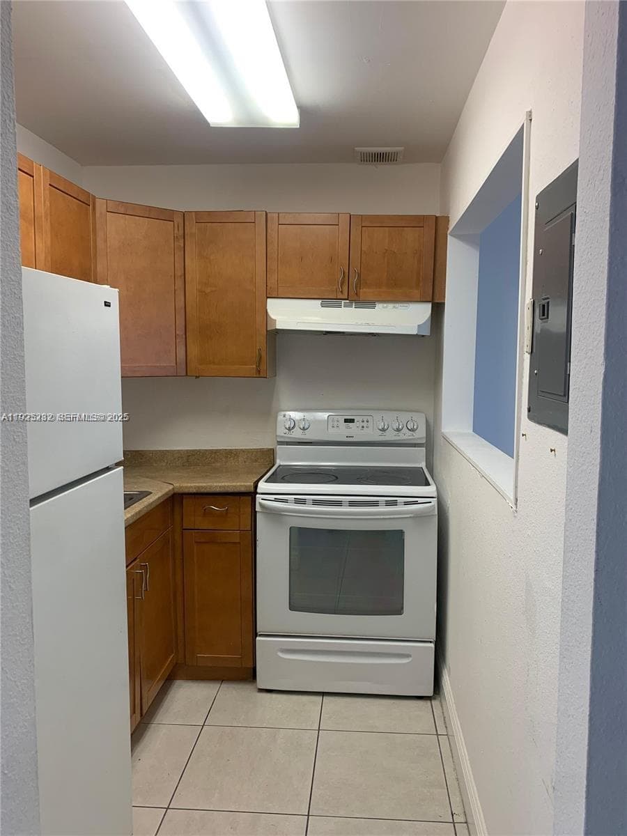 241 SE 9th Ave # 106, Pompano Beach, FL 33060 — zdjęcie 3