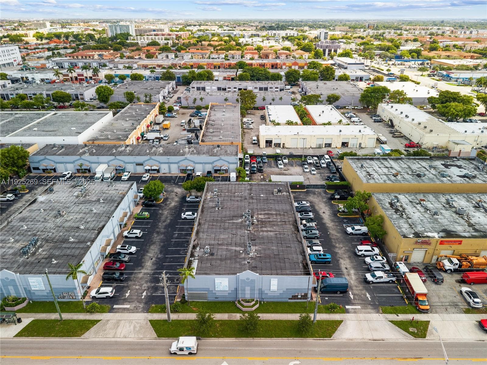 1671 W 37th St # 2, Hialeah, FL 33012 — zdjęcie 3