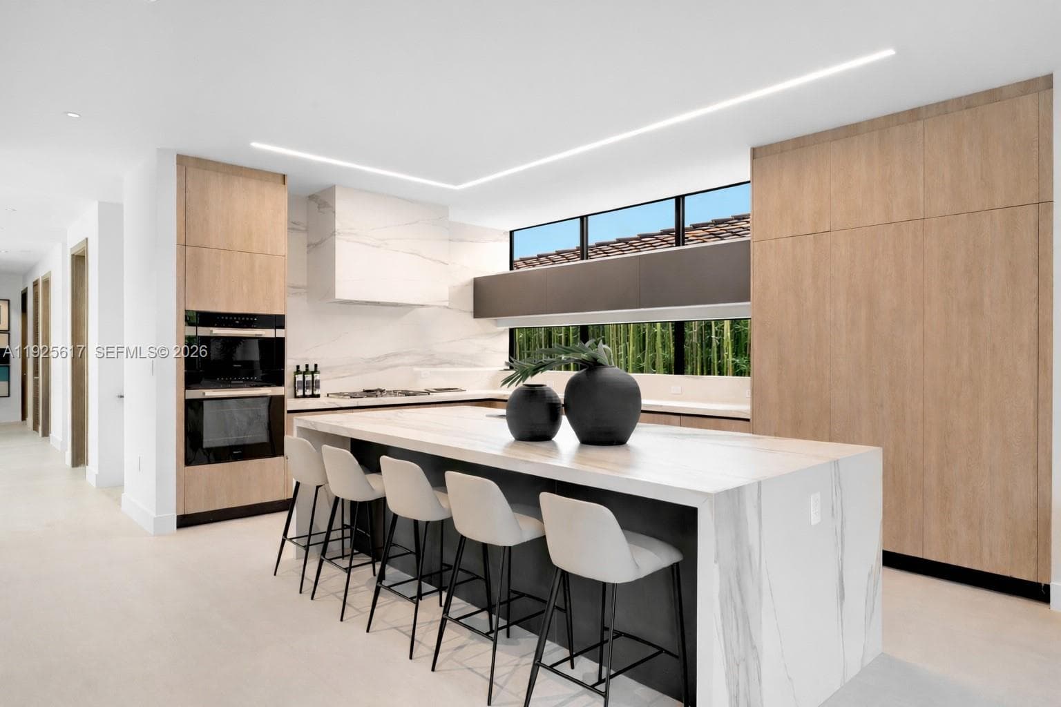 3551 Crystal Ct, Miami, FL 33133 — zdjęcie 3