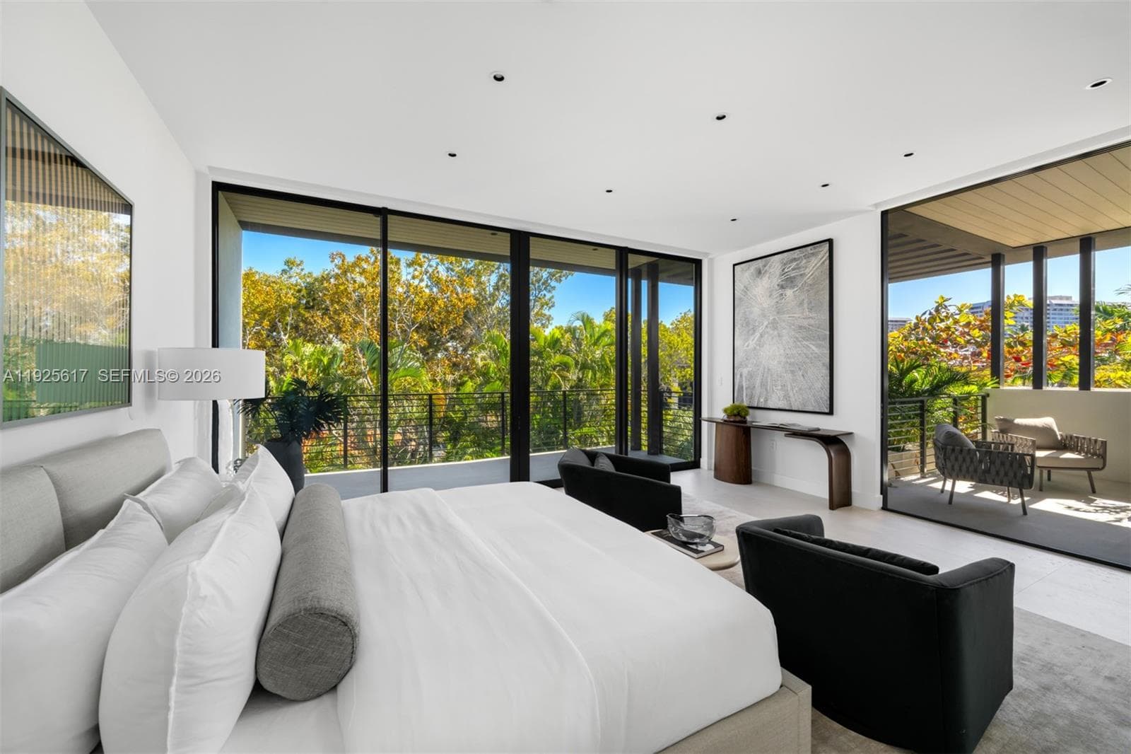 3551 Crystal Ct, Miami, FL 33133 — zdjęcie 4