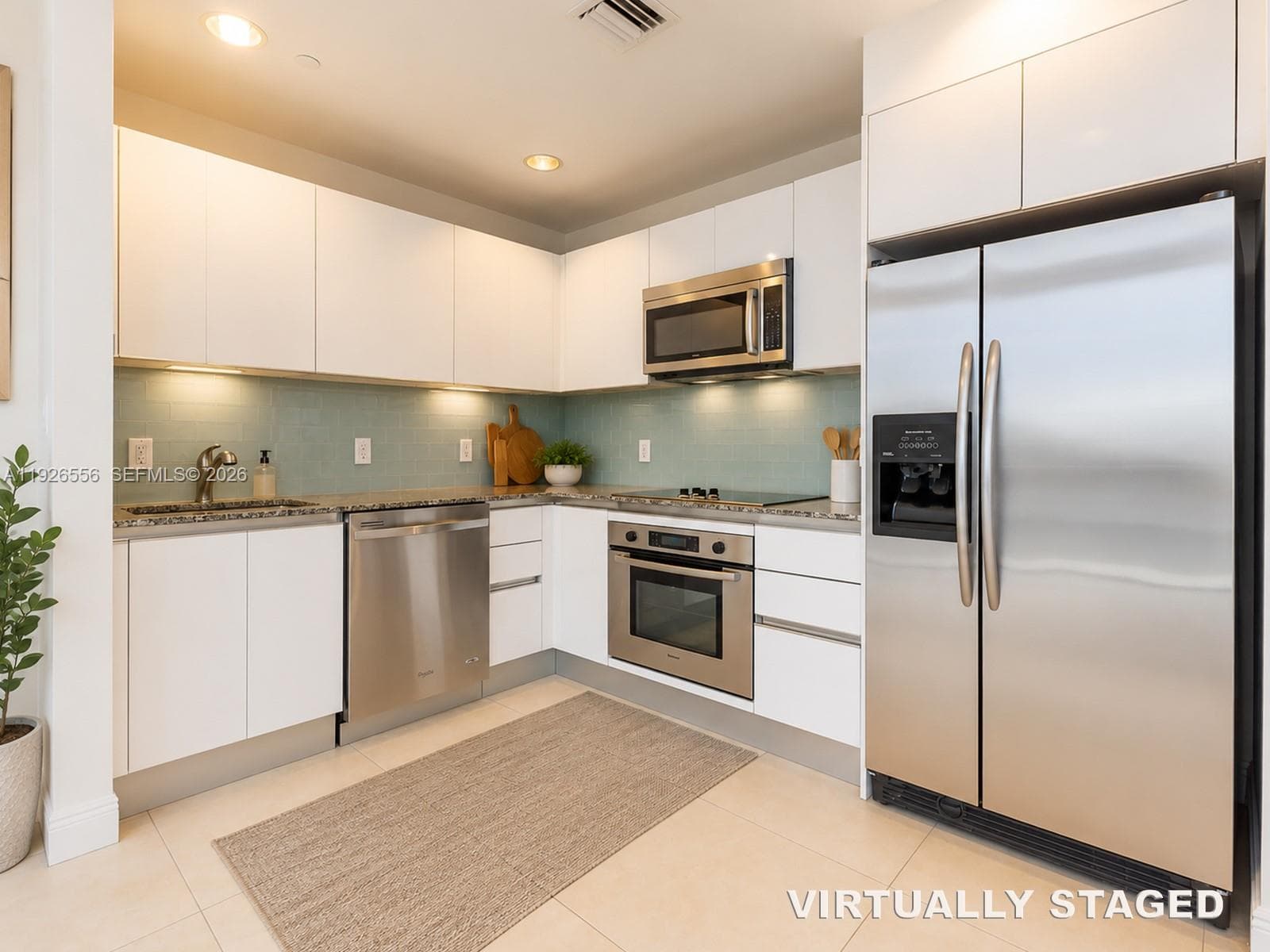 1050 Brickell Ave # 606, Miami, FL 33131