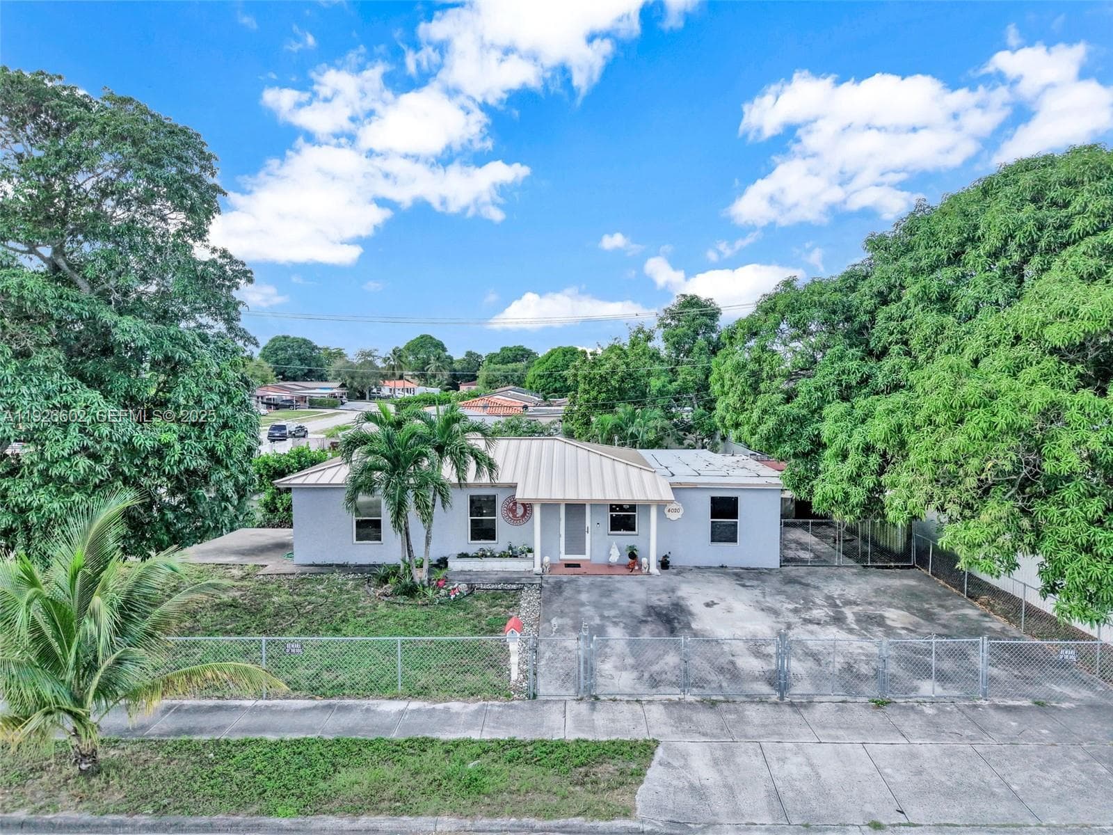 4020 E 10th Ave, Hialeah, FL 33013 — zdjęcie 2