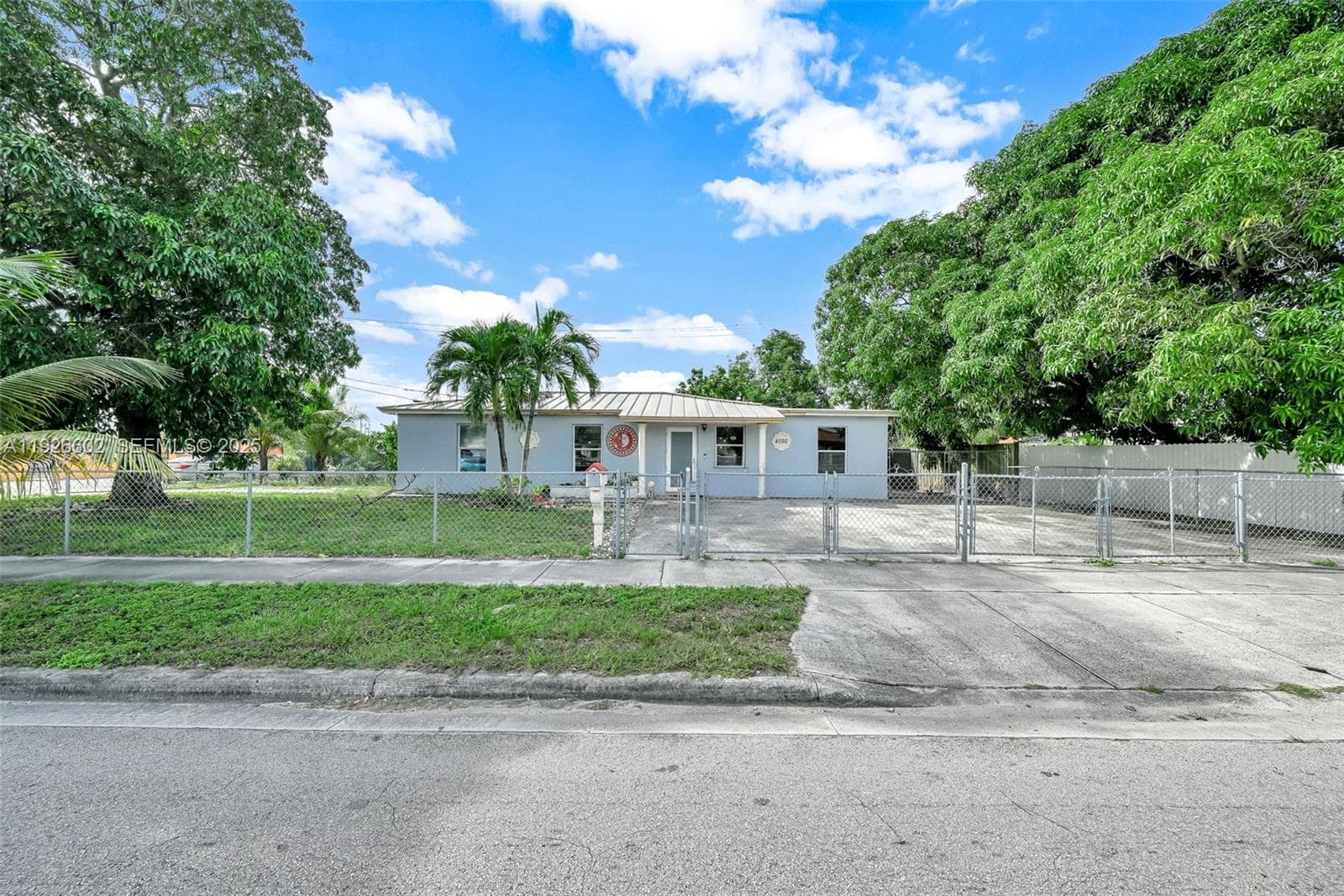 4020 E 10th Ave, Hialeah, FL 33013 — zdjęcie 4