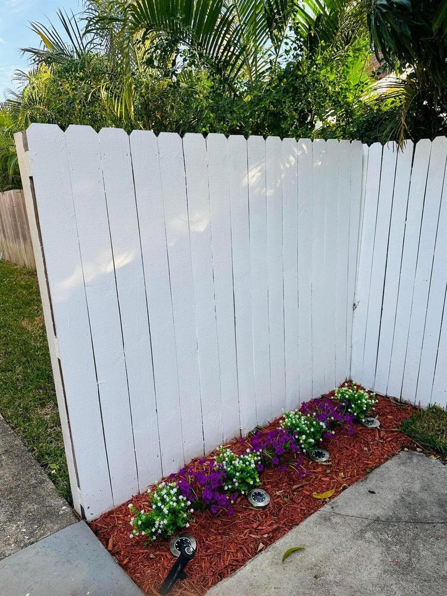 833 Briggs Street, West Palm Beach, FL 33405 — zdjęcie 2