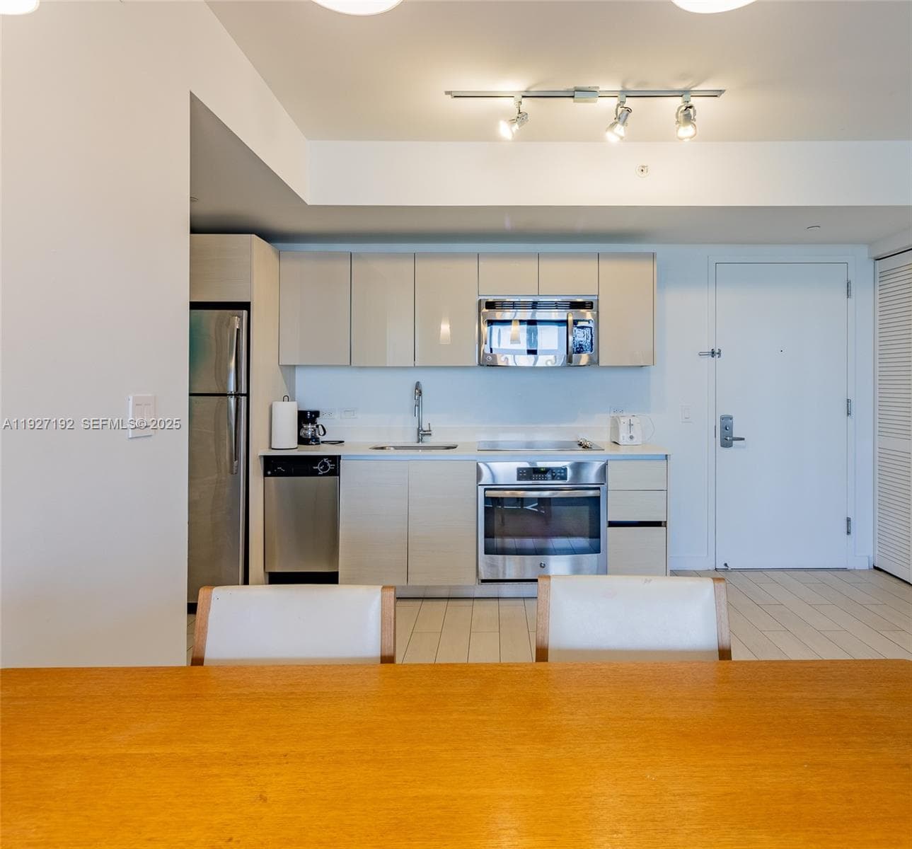 2602 E Hallandale Beach Blvd # R708, Hallandale Beach, FL 33009 — zdjęcie 5