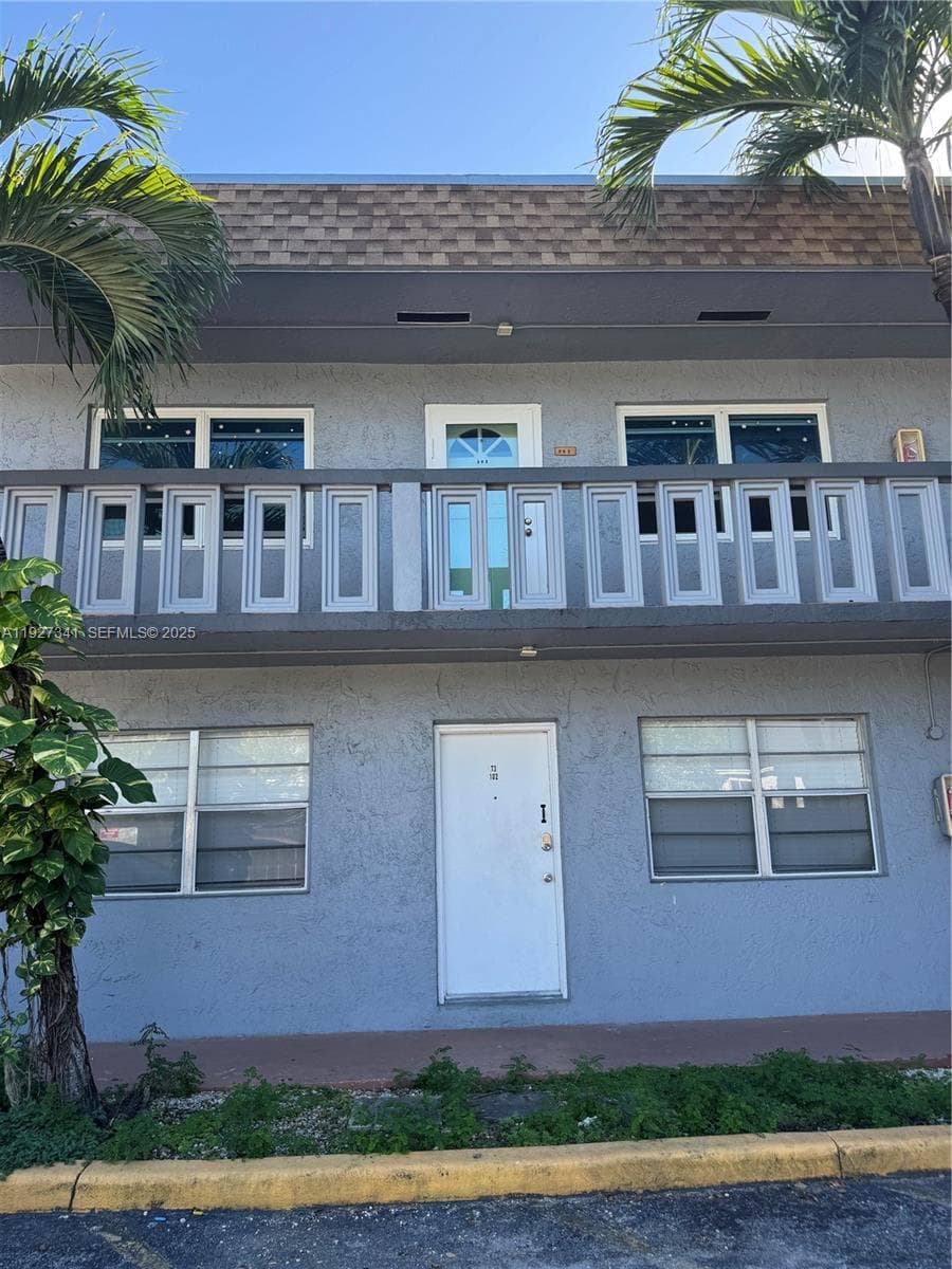 4717 SW 33rd Ave # 202, Dania Beach, FL 33312