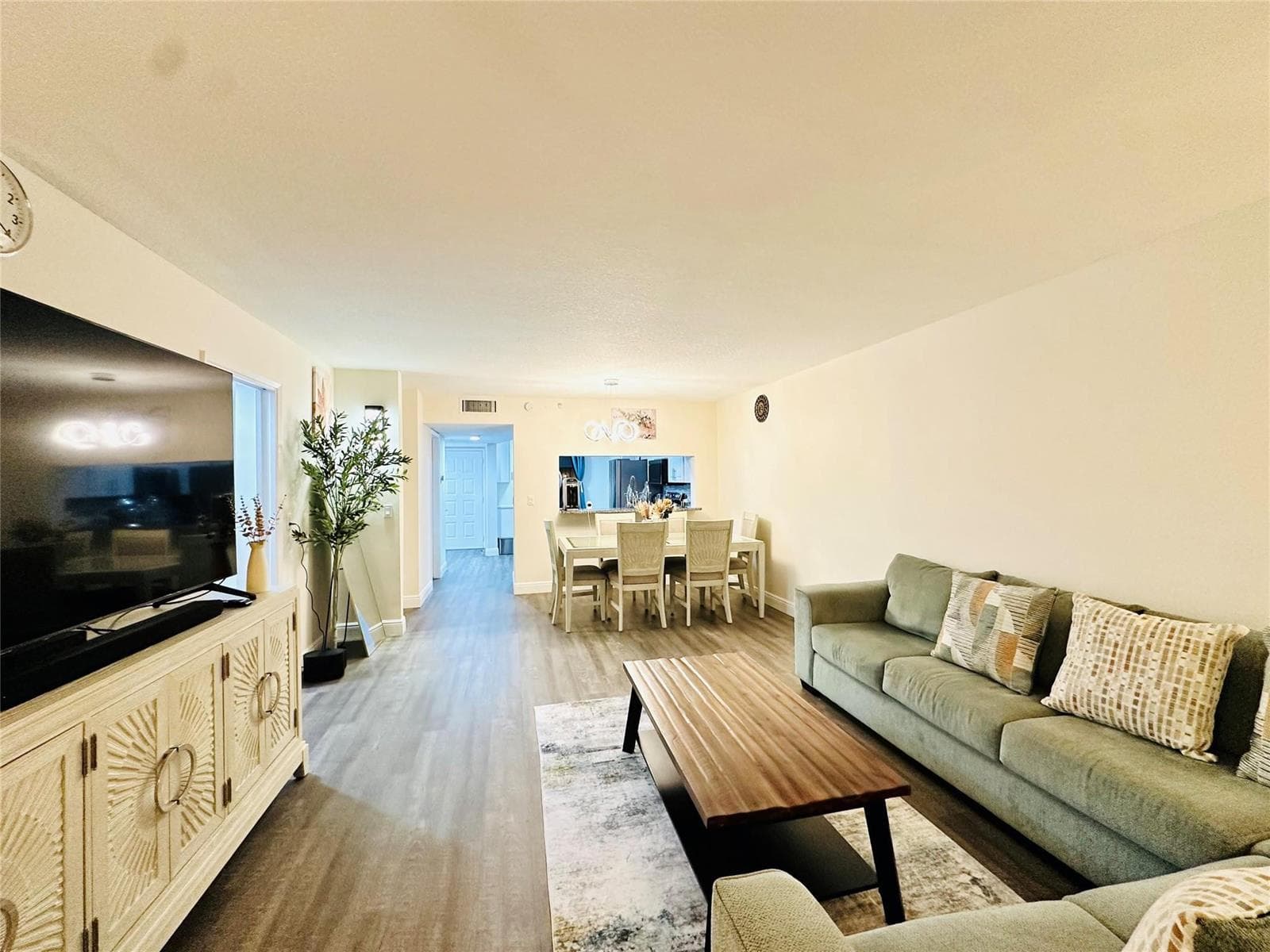 2200 S Cypress Bend Drive # 802, Pompano Beach, FL 33069 — zdjęcie 2