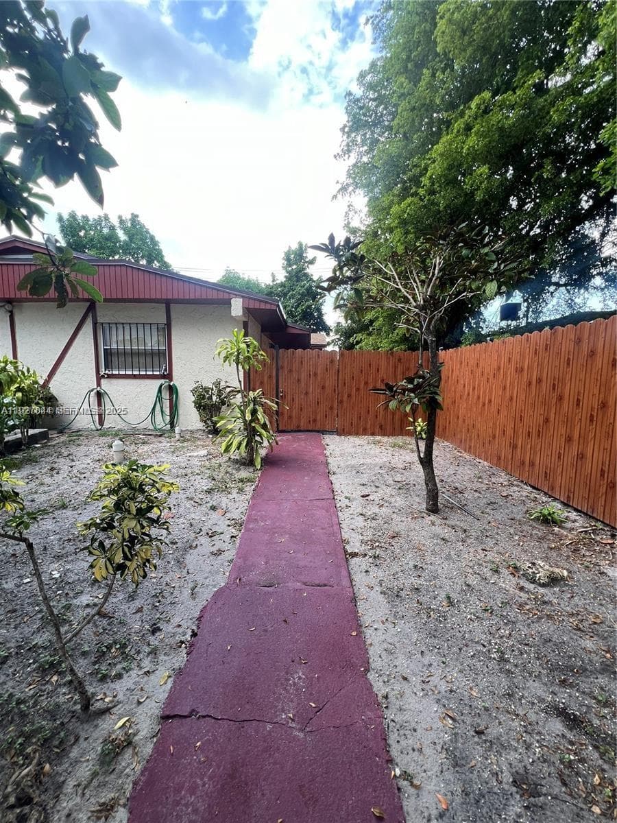 1581 NE 117 ST, Miami, FL 33161 — zdjęcie 4